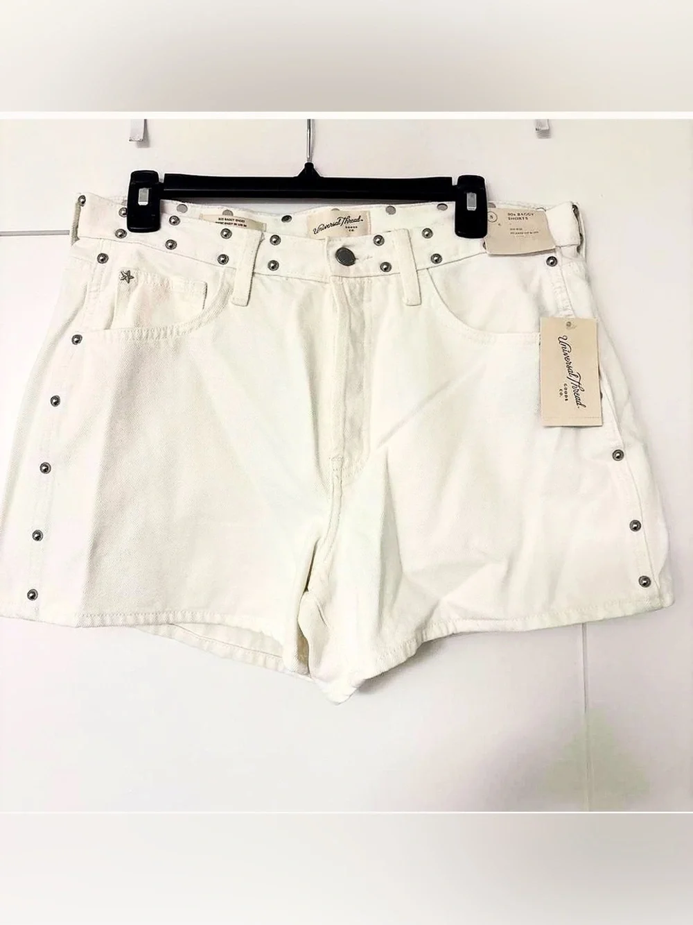 Universal Thread Mid-Rise 90's Baggy Studded Denim Shorts in off-white/ivory